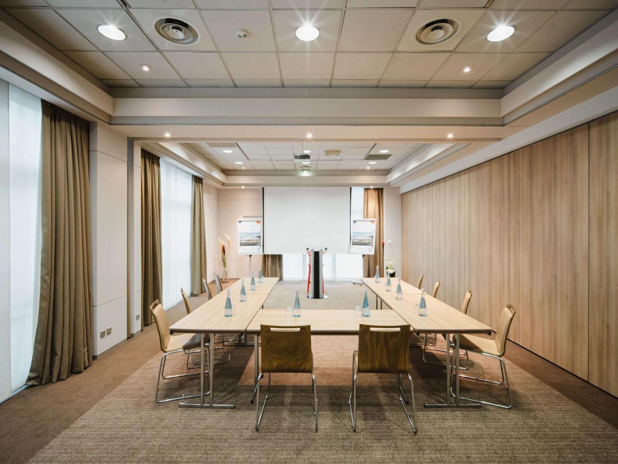 Hotel Mercure Lille Aeroport מראה חיצוני תמונה